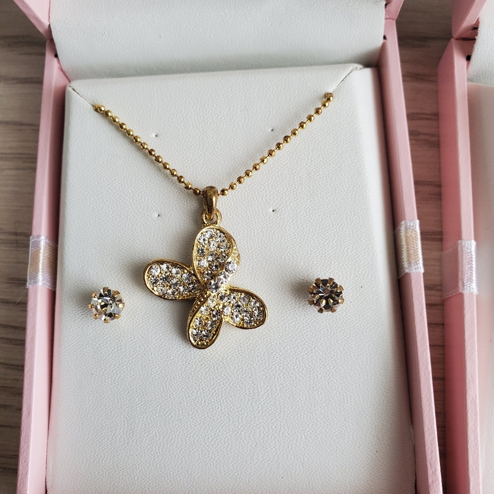 Butterfly necklace and earrings set
